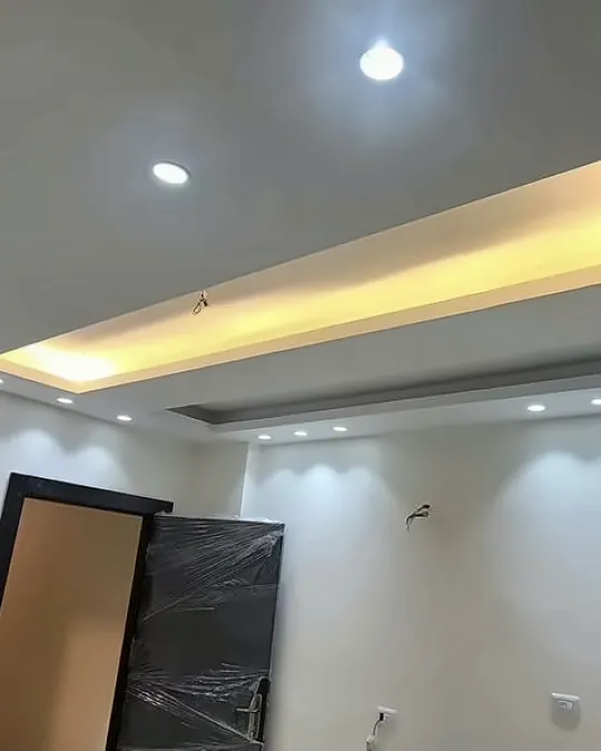 سقف جبس بإنارة مخفية من أعمال نورها، صورة ١٨ من ٥٣