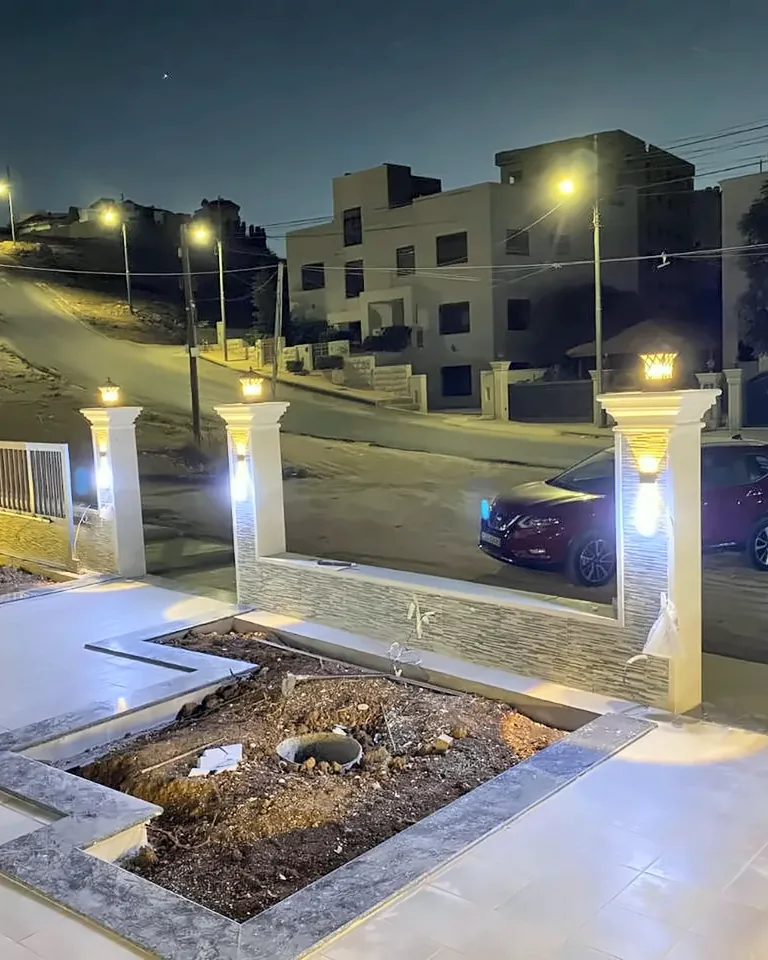 إنارة خارجية من أعمال نورها، صورة ١ من ٣٢